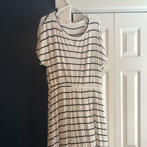Midi stripe dress with pockets!